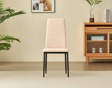 Load image into Gallery viewer, Seattle Dining Table with 4 Emily Leather Chairs