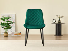 Load image into Gallery viewer, Seattle Dining Table with 4 Amelia Velvet Chairs
